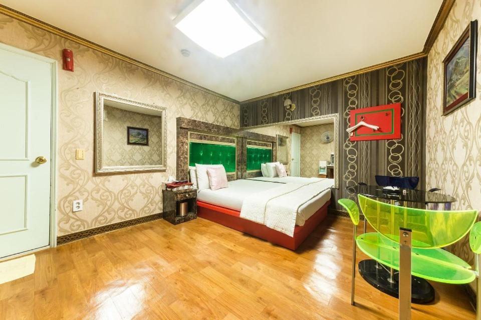 Feel Motel Почеон Екстериор снимка