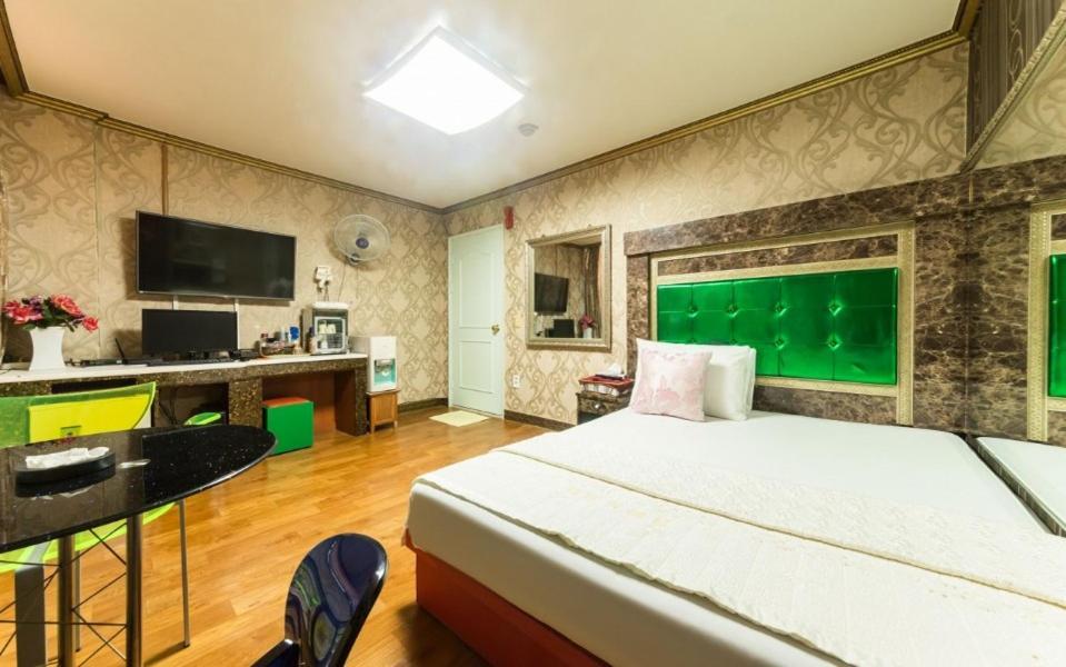 Feel Motel Почеон Екстериор снимка